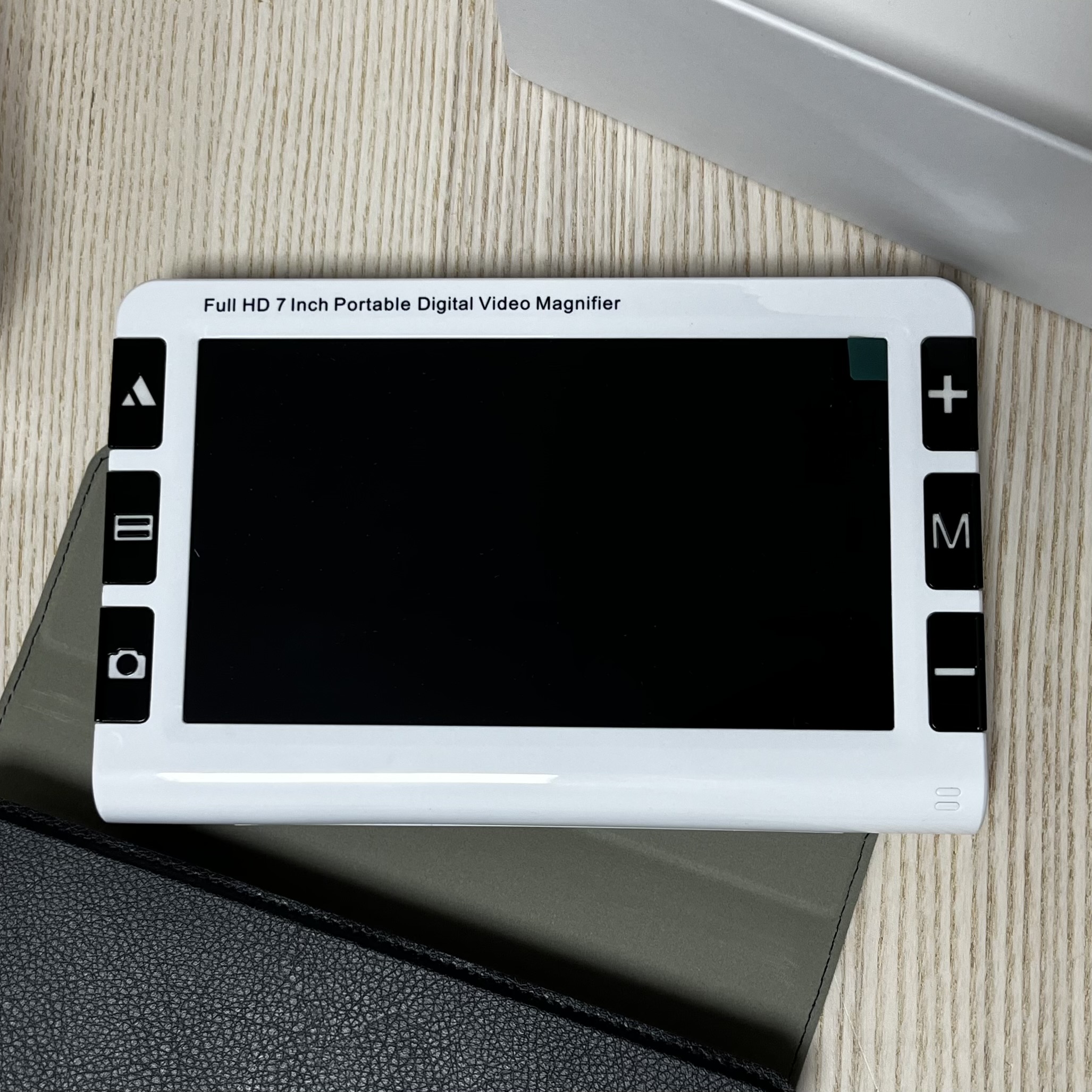 Lupă electronică portabilă 7 inch Full HD eAccesibil